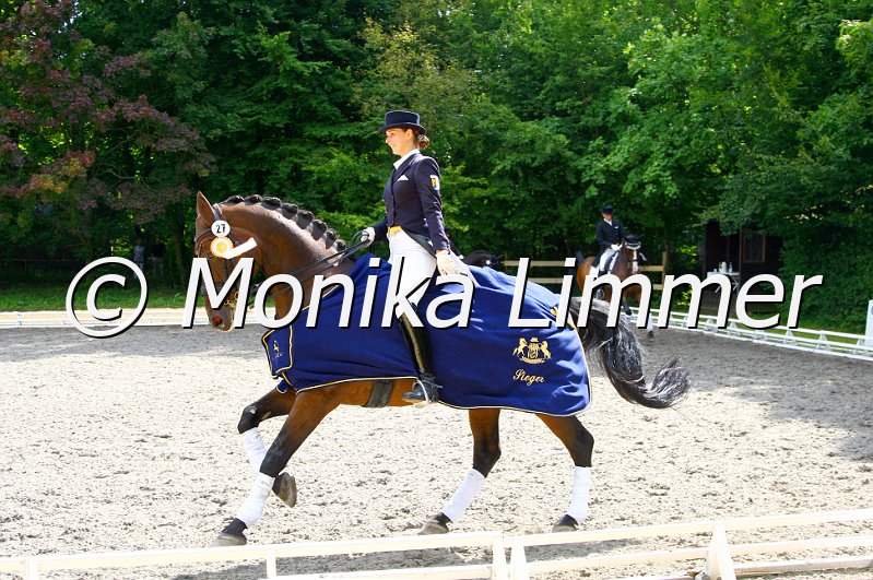 009M6734_e 20x30.jpg